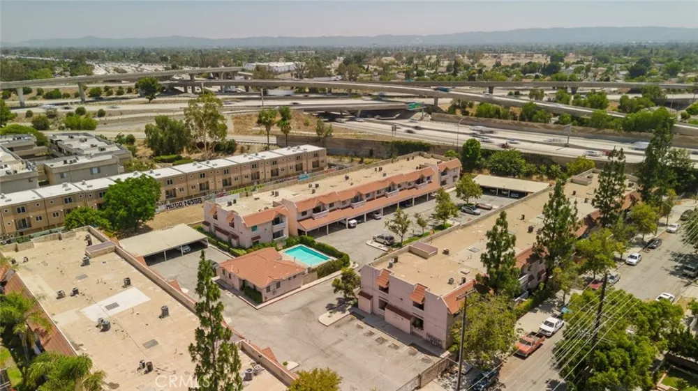 10943 Laurel Canyon #14 San Fernando, CA 91340