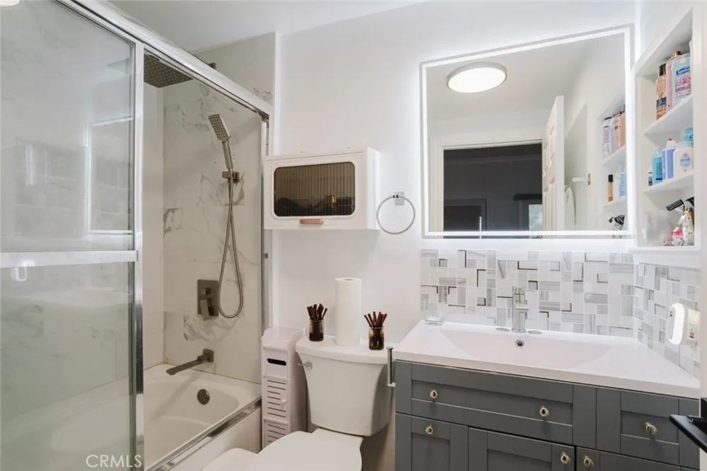 10943 Laurel Canyon #14 San Fernando, CA 91340