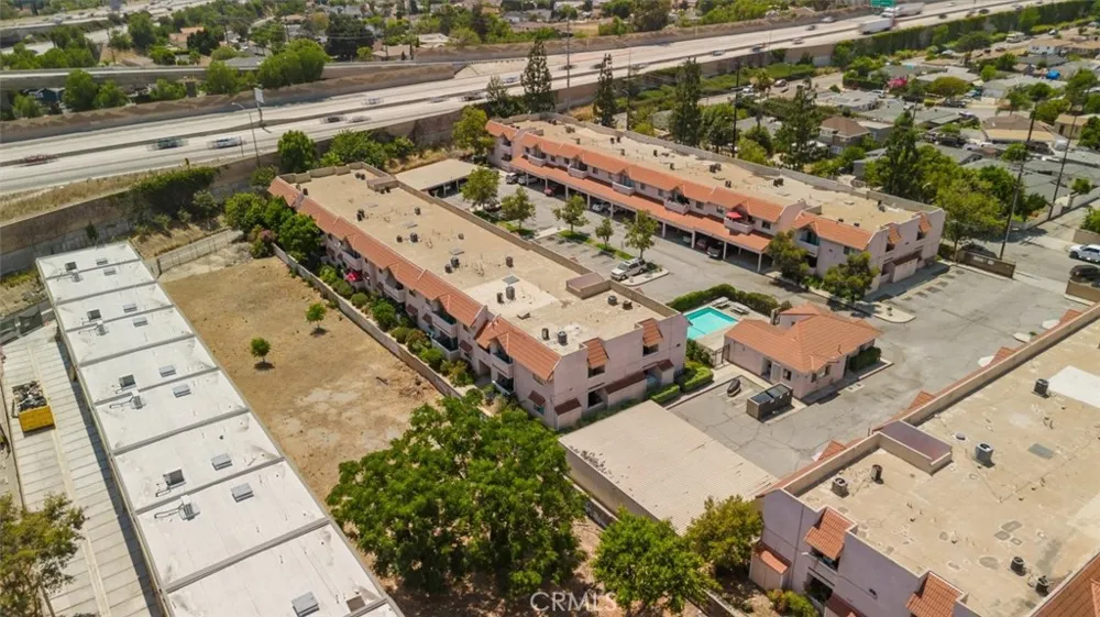 10943 Laurel Canyon #14 San Fernando, CA 91340