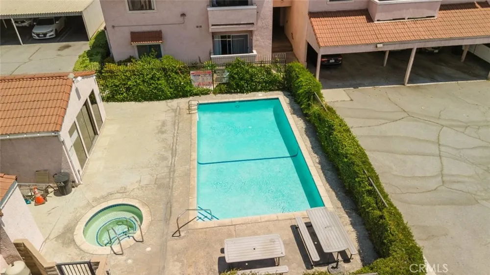 10943 Laurel Canyon #14 San Fernando, CA 91340
