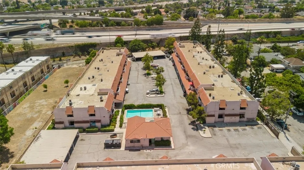 10943 Laurel Canyon #14 San Fernando, CA 91340