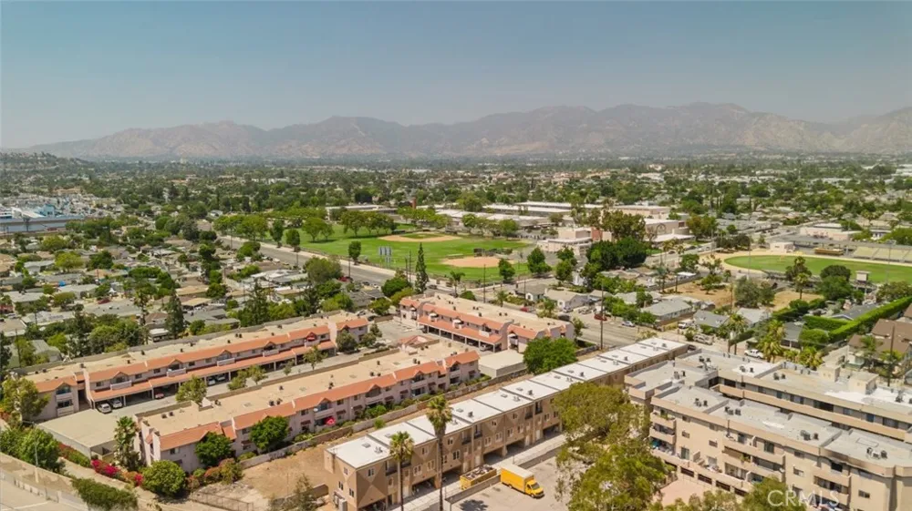 10943 Laurel Canyon #14 San Fernando, CA 91340