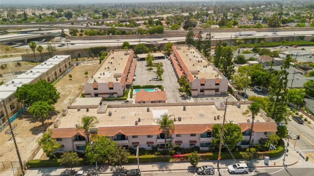 10943 Laurel Canyon #14 San Fernando, CA 91340