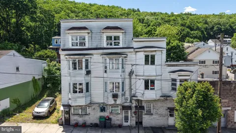 33 W MAIN STREET