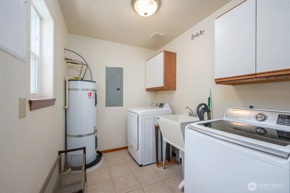 32611 Lakeshore Drive NE Coulee City, WA 99115