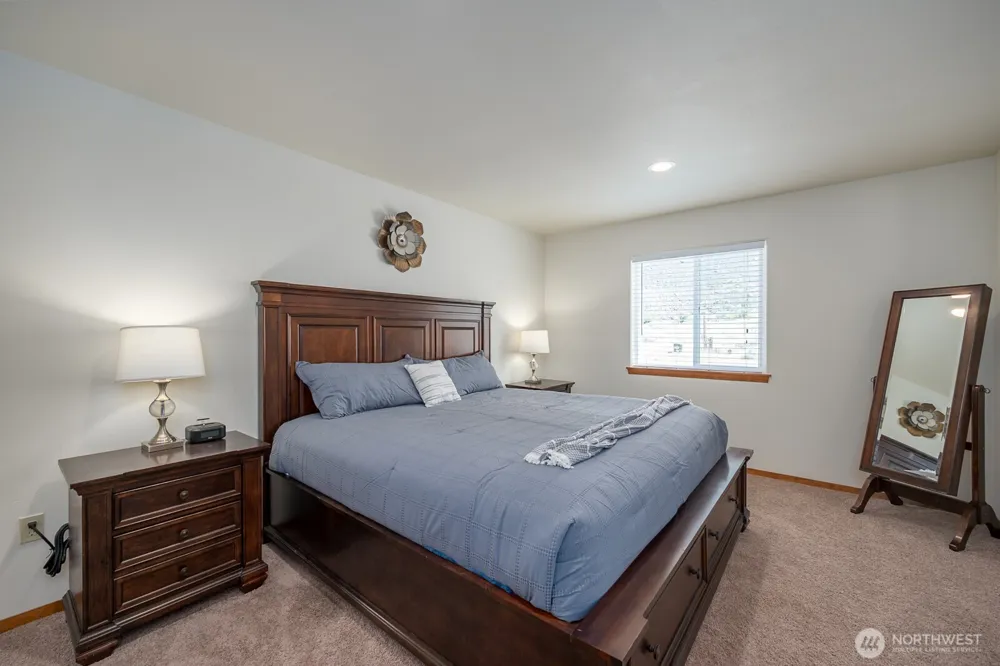 32611 Lakeshore Drive NE Coulee City, WA 99115
