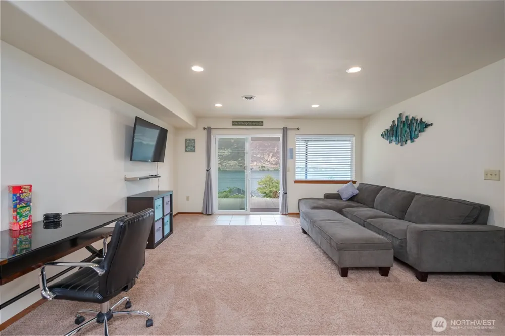 32611 Lakeshore Drive NE Coulee City, WA 99115