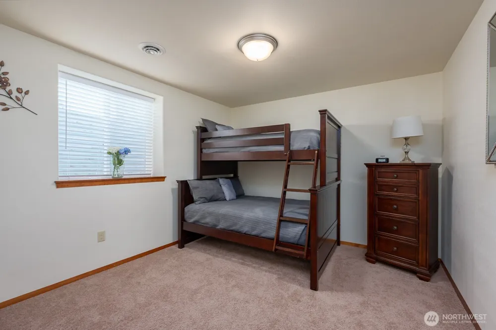 32611 Lakeshore Drive NE Coulee City, WA 99115
