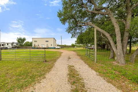 3210 County Rd 226