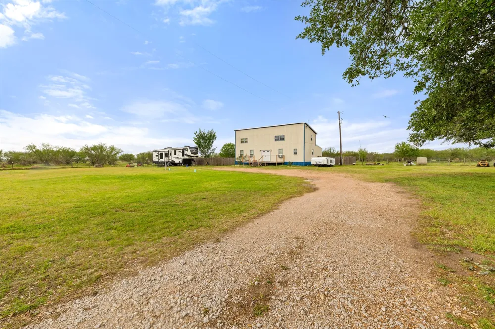 3210 County Rd 226 Giddings, TX 78942