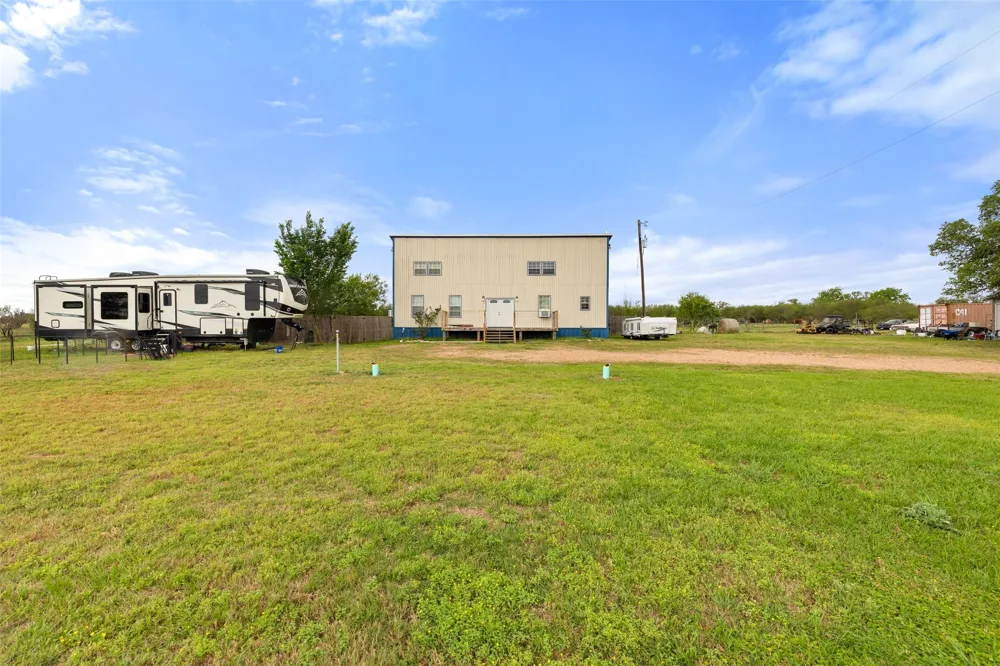 3210 County Rd 226 Giddings, TX 78942