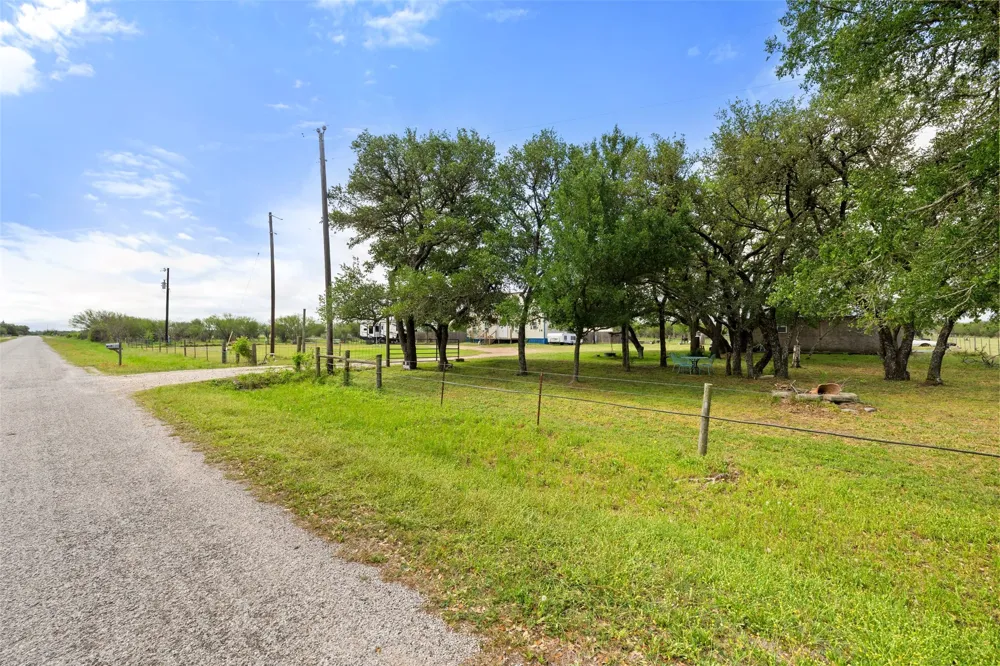 3210 County Rd 226 Giddings, TX 78942
