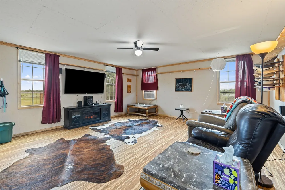 3210 County Rd 226 Giddings, TX 78942