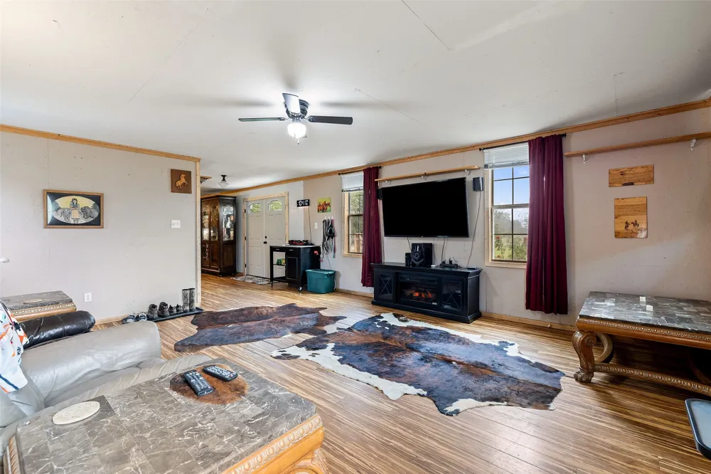 3210 County Rd 226 Giddings, TX 78942