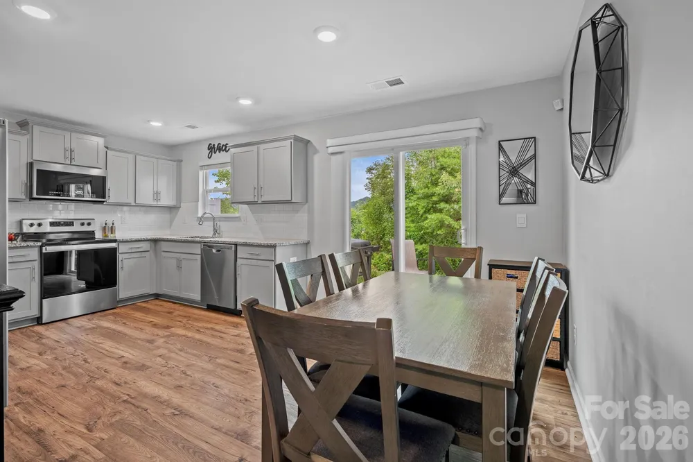 10 Benedict Lane Weaverville, NC 28787