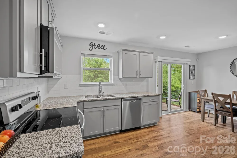 10 Benedict Lane Weaverville, NC 28787