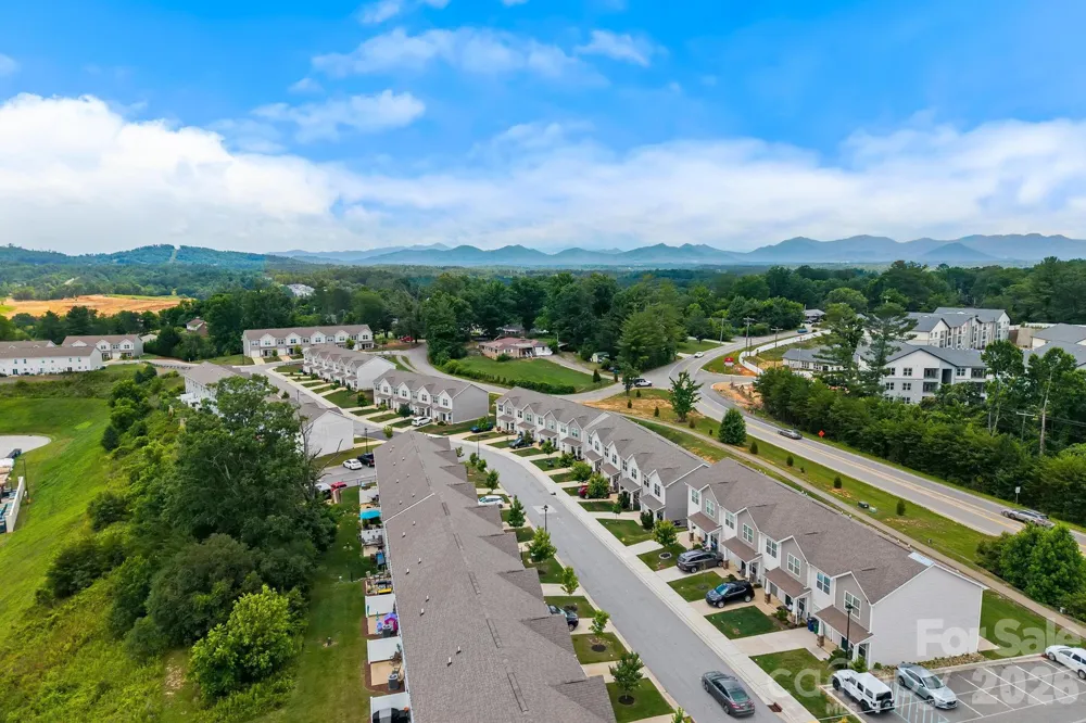 10 Benedict Lane Weaverville, NC 28787