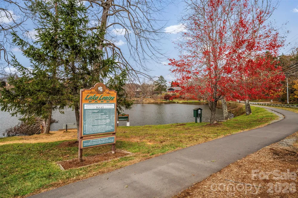 10 Benedict Lane Weaverville, NC 28787