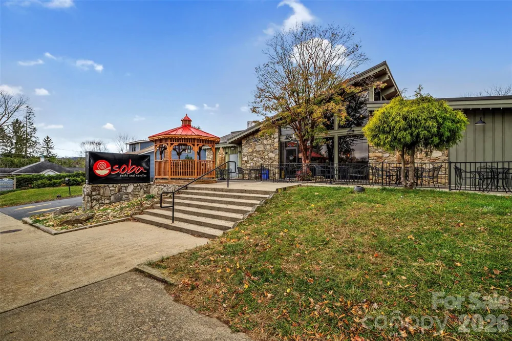 10 Benedict Lane Weaverville, NC 28787