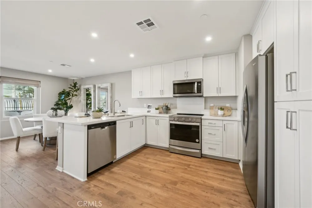 16115 Lumia Way Fontana, CA 92336