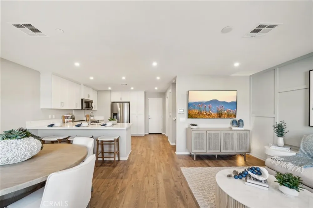 16115 Lumia Way Fontana, CA 92336