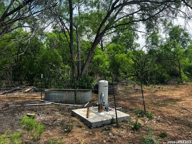 304 County Road 6611 Devine, TX 78016
