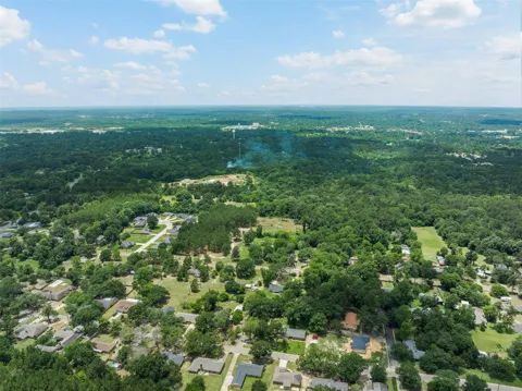 2823 Center Road
