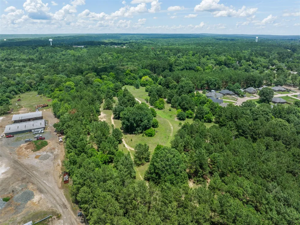 2823 Center Road Nacogdoches, TX 75961