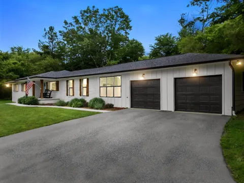 1050 Brock Circle