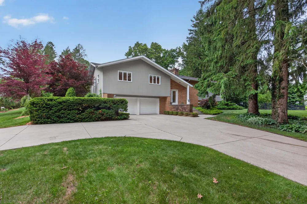 3600 Hendee Road Blackman Charter Township, MI 49201