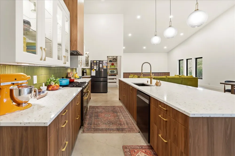 1550 Montell Road Wimberley, TX 78676