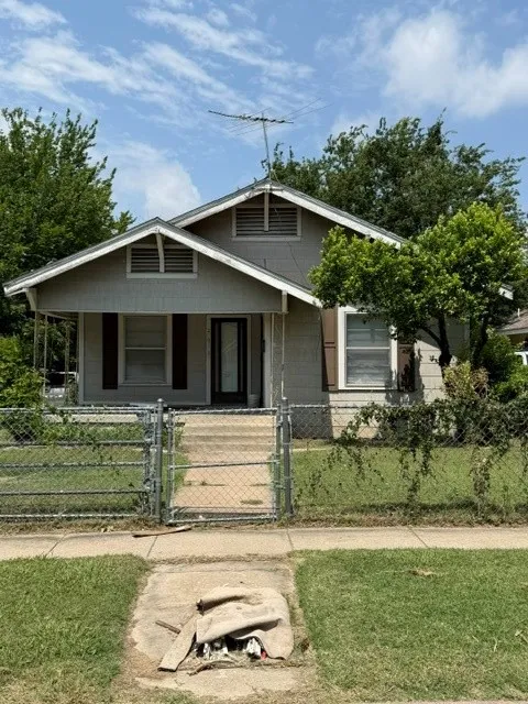 2203 Pearl Avenue