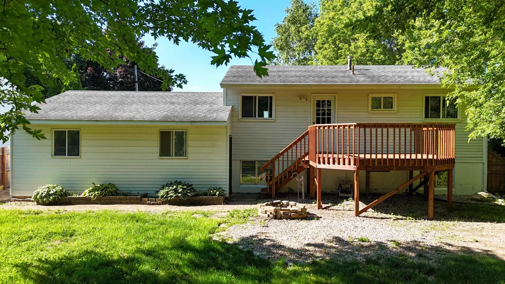 1712 Elm Street Mt Pleasant City, MI 48858
