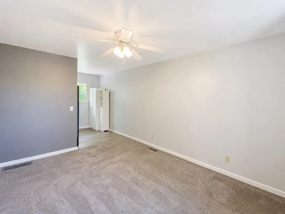 1712 Elm Street Mt Pleasant City, MI 48858