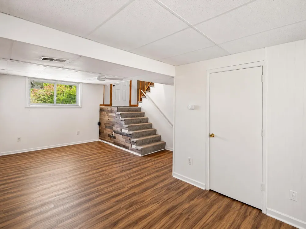 1712 Elm Street Mt Pleasant City, MI 48858