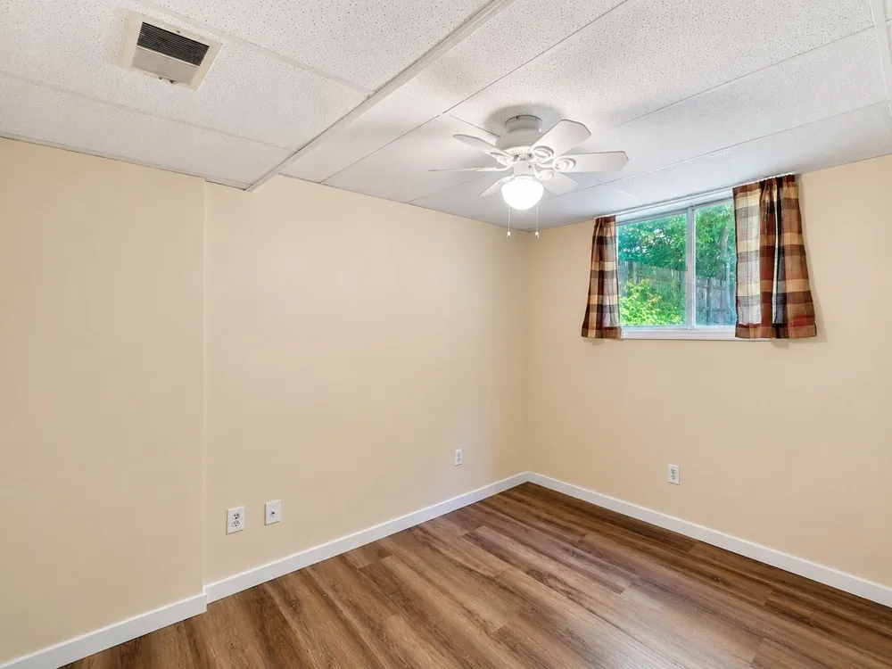 1712 Elm Street Mt Pleasant City, MI 48858
