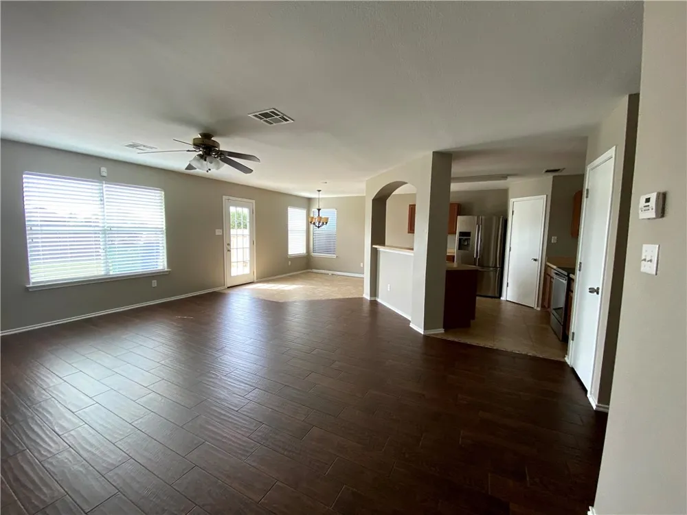 12817 Chime Drive Manor, TX 78653