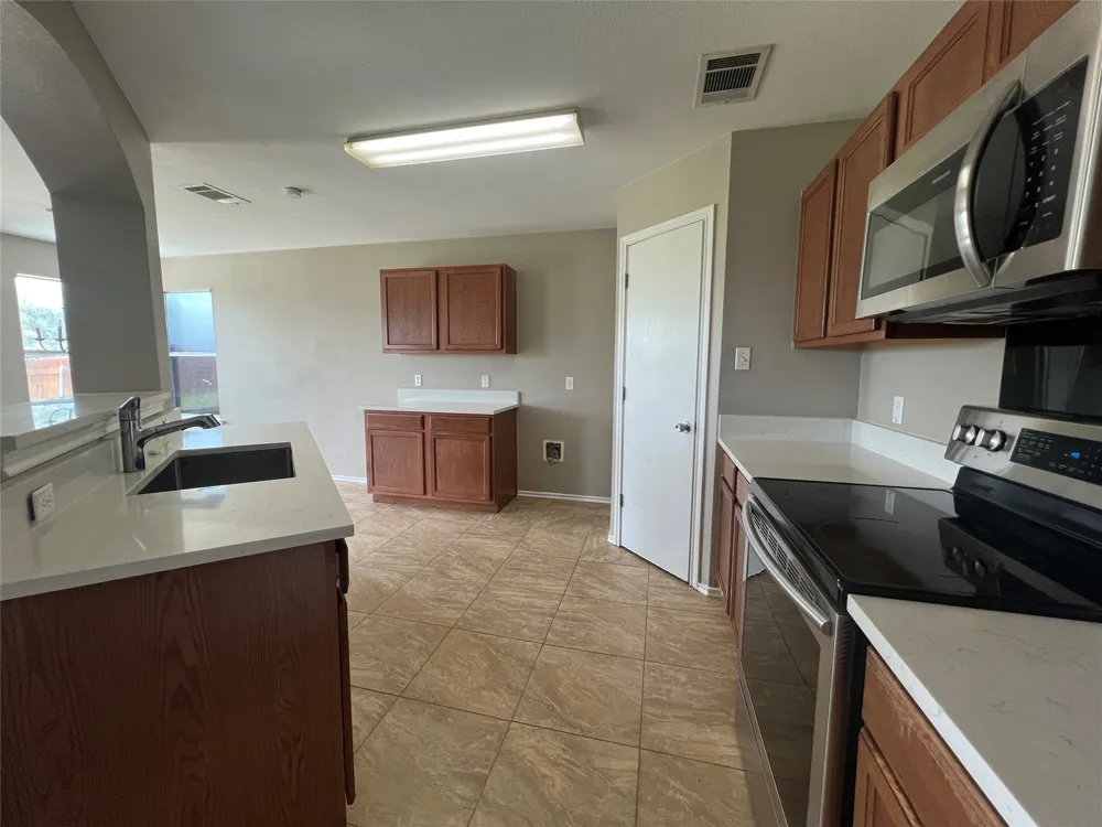 12817 Chime Drive Manor, TX 78653