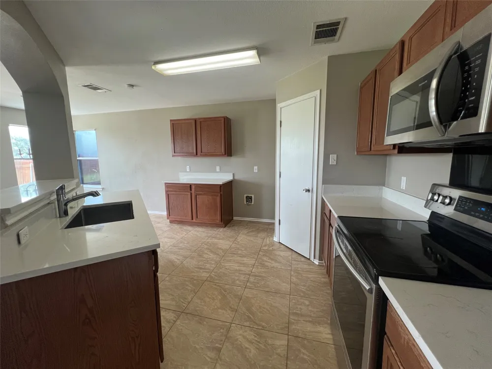 12817 Chime Drive Manor, TX 78653