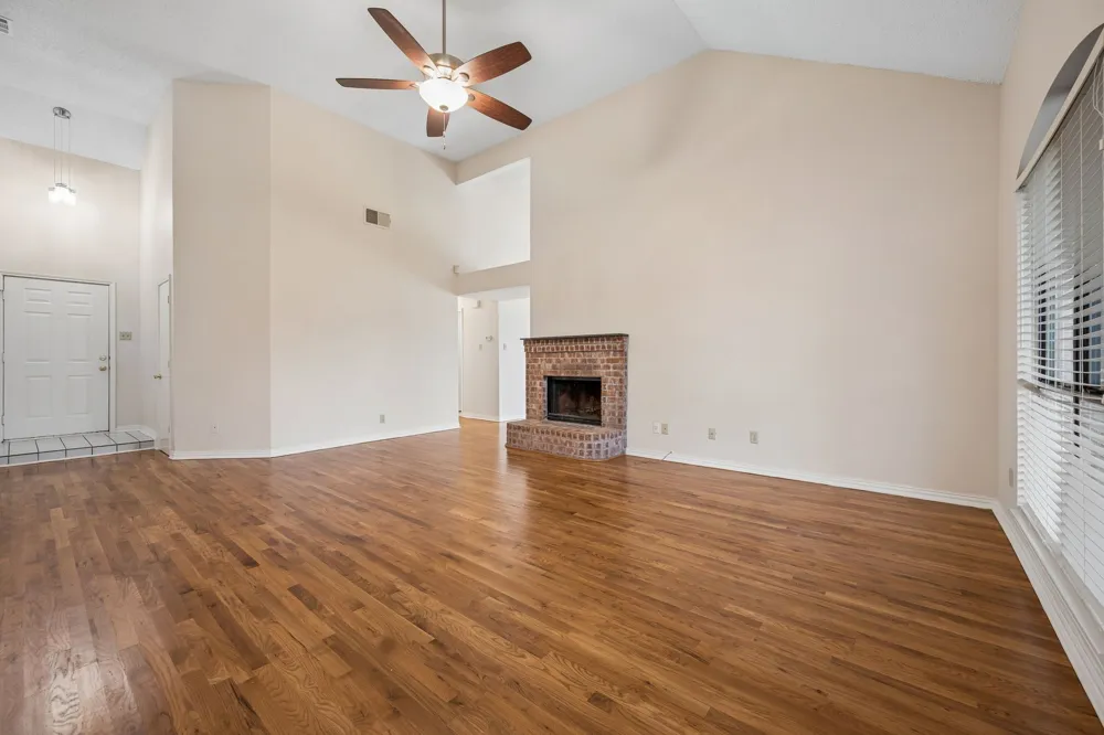 2612 Fountainview Drive Corinth, TX 76210