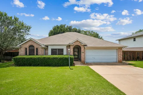 2612 Fountainview Drive