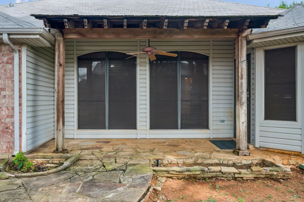 2612 Fountainview Drive Corinth, TX 76210