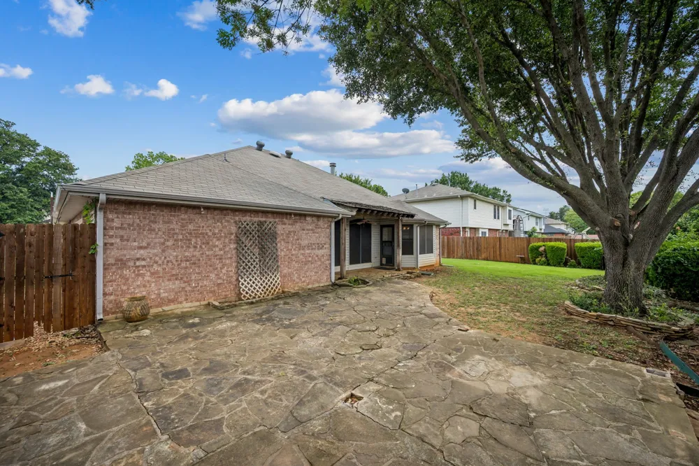 2612 Fountainview Drive Corinth, TX 76210