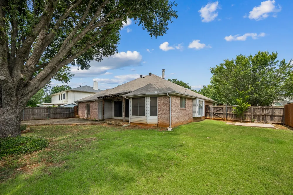 2612 Fountainview Drive Corinth, TX 76210