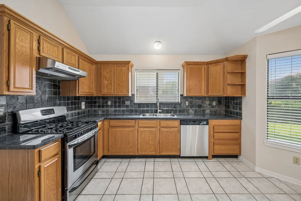 2612 Fountainview Drive Corinth, TX 76210