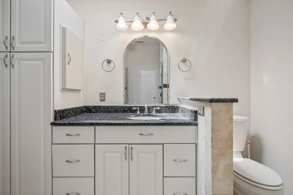 2612 Fountainview Drive Corinth, TX 76210