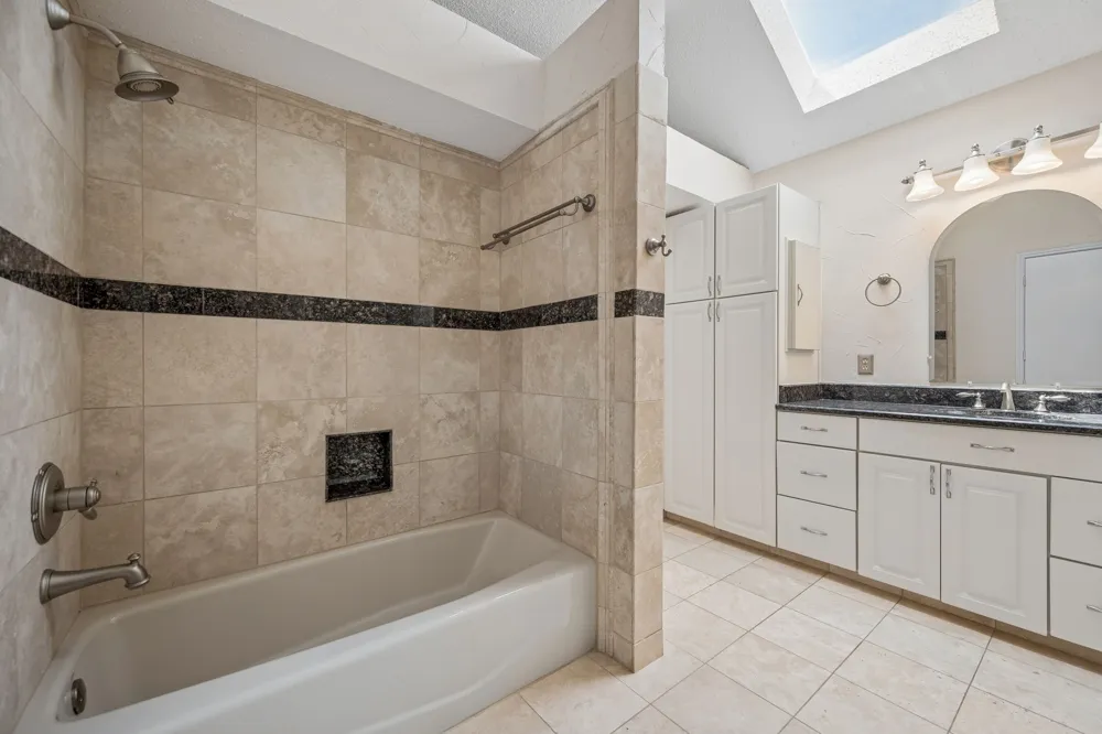 2612 Fountainview Drive Corinth, TX 76210
