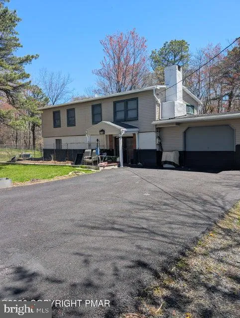 1514 CLOVER ROAD Long Pond, PA 18334