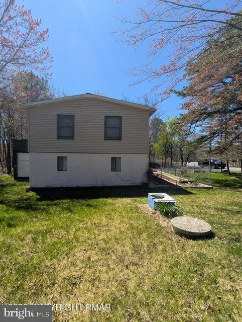 1514 CLOVER ROAD Long Pond, PA 18334