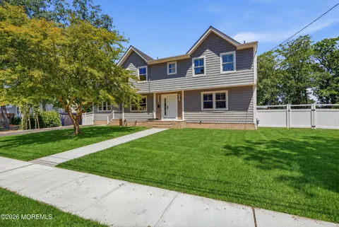 19 Roslyn Drive